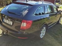 Begagnad Skoda Superb Ambition 140 HK (102 kW) 2013 Kombi