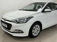 Begagnad Hyundai i20 Comfort 84 HK (61 kW) 2018 Vit Halvkombi