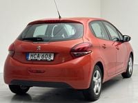 Begagnad Peugeot 208 Active 82 HK (60 kW) 2015 Orange Halvkombi