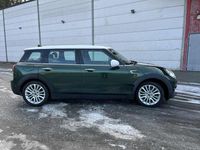 Begagnad Mini Cooper Clubman 150 HK (110 kW) 2016 British racing green med vita stripes Kombi