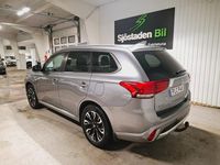 Begagnad Mitsubishi Outlander 203 HK (149 kW) 2017 Grå SUV