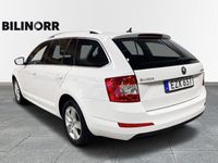 begagnad Skoda Octavia Kombi 1.4 TSI Premium Dragkrok Värmare Vinterhjul