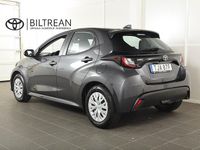 Begagnad Toyota Yaris Hybrid Active 116 HK (85 kW) 2024 Mörkgrå (grå metallic) Halvkombi