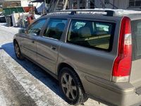 Begagnad Volvo V70 170 HK (125 kW) 2005 Ljusbrun Kombi