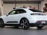 Begagnad Porsche Macan 4 Electric 289 kW (393 HK) 2024 Ljusgrå SUV
