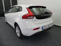 begagnad Volvo V40 T2 KINETIC VÄRMARE/SENSORER/12MÅN GARANTI