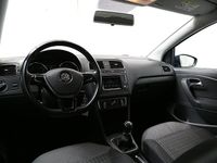 Begagnad VW Polo 90 HK (66 kW) 2016 Blå (blue silk metallic) Halvkombi