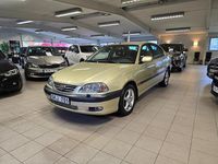 Begagnad Toyota Avensis 129 HK (94 kW) 2001 Gul Sedan