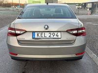 Begagnad Skoda Superb Style 150 HK (110 kW) 2015 Ljusbrun Halvkombi