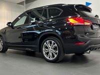 begagnad BMW X1 xDrive 25e Sport Line Connected Head Up Serviceavtal