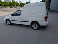 begagnad VW Caddy 1.6/bensin/lågmil/manuell
