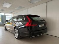 Begagnad Volvo V90 Momentum 392 HK (288 kW) 2020 Svart Kombi
