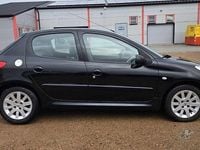 Begagnad Peugeot 206+ 73 HK (53 kW) 2011 Svart Halvkombi