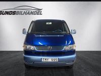 Begagnad VW Caravelle 116 HK (85 kW) 2002 Blå Minibuss