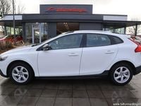 Begagnad Volvo V40 CC Momentum 150 HK (110 kW) 2014 Vit Kombi