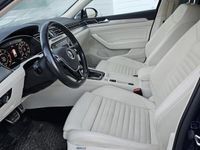 begagnad VW Passat Alltrack 2.0 TDI 240hk M4 Cockpit