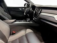 Begagnad Volvo XC60 R-Design 197 HK (144 kW) 2022 Grå SUV