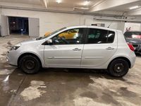 Begagnad Renault Clio R.S. 75 HK (55 kW) 2010 Silver Halvkombi