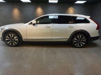 Begagnad Volvo V90 CC Momentum 190 HK (139 kW) 2018 Vit Kombi