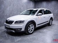 Begagnad Skoda Octavia Scout 184 HK (135 kW) 2016 Vit Kombi