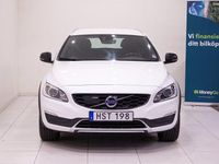 Begagnad Volvo V60 CC Momentum 190 HK (139 kW) 2016 Vit Kombi