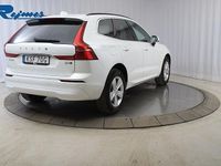Begagnad Volvo XC60 Core 197 HK (144 kW) 2023 Crystal vit metallic SUV