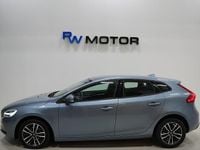 Begagnad Volvo V40 Momentum 120 HK (88 kW) 2017 Blå Halvkombi