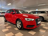Begagnad Audi A3 Attraction 122 HK (89 kW) 2014 Röd