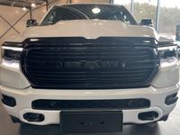 begagnad RAM 1500 CREW CAB 4X4 LAIE NIGHT EDITION 2023, Personbil