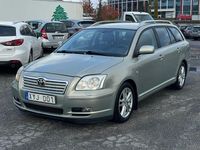 Begagnad Toyota Avensis 147 HK (108 kW) 2006 Ljusgrön Kombi