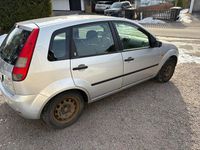 Begagnad Ford Fiesta 80 HK (58 kW) 2004 Halvkombi