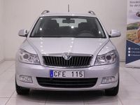 Begagnad Skoda Octavia Elegance 160 HK (117 kW) 2011 Silver Kombi