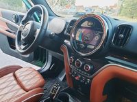 Begagnad Mini Countryman 221 HK (162 kW) 2024 British racing green iv | leather chester malt brown SUV