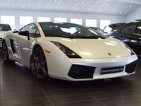 Begagnad Lamborghini Gallardo 528 HK (388 kW) 2006 Vit Sportkupé