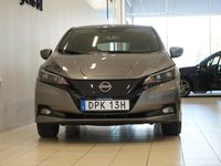 Begagnad Nissan Leaf Acenta 110 kW (150 HK) 2023 Grå/silver Halvkombi