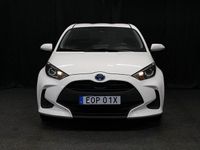 Begagnad Toyota Yaris Hybrid 116 HK (85 kW) 2021 Vit Halvkombi