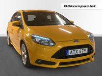 Begagnad Ford Focus ST 253 HK (186 kW) 2014 Gul Halvkombi