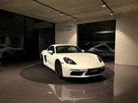 Begagnad Porsche 718 Cayman 301 HK (221 kW) 2019 Vit Sportkupé