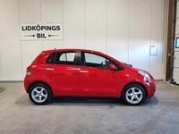 Begagnad Toyota Yaris 99 HK (72 kW) 2011 Röd Halvkombi