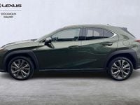 Begagnad Lexus UX 300h Sport Design Packet 201 HK (147 kW) 2025 Grön SUV