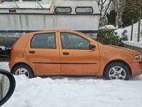Begagnad Fiat Punto 80 HK (58 kW) 2000 Halvkombi