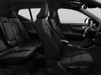 Begagnad Volvo XC40 Plus 188 kW (256 HK) 2024 Vit SUV