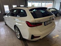 Begagnad BMW 330 Sport Line 292 HK (214 kW) 2021 Vit Kombi