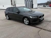 Begagnad Volvo V60 Momentum 150 HK (110 kW) 2019 Pine grey Kombi
