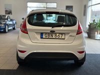 Begagnad Ford Fiesta Trend 82 HK (60 kW) 2009 Vit Halvkombi