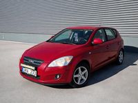 Begagnad Kia Ceed 90 HK (66 kW) 2009 Röd Halvkombi