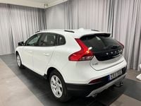 Begagnad Volvo V40 CC Kinetic 152 HK (111 kW) 2019 Vit Kombi