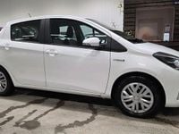 Begagnad Toyota Yaris Hybrid Active 101 HK (74 kW) 2019 Vit Halvkombi