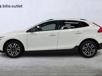 Begagnad Volvo V40 Momentum 120 HK (88 kW) 2017 Vit Halvkombi