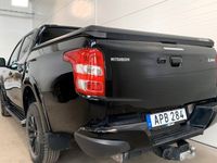 begagnad Mitsubishi L200 2.4 DI-D 4WD Onyx Webasto Drag B-Kamera 2019, Personbil